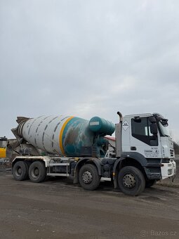 Autodomíchávač IVECO TRAKKER 9m3 - sleva- - 2