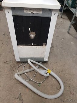 Prodám starší myčku zn.Bosch - 2