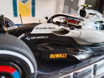 F1 McLaren MCL60 - 2