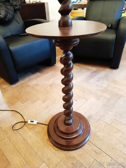 STOJACÍ RETRO LAMPA - 2