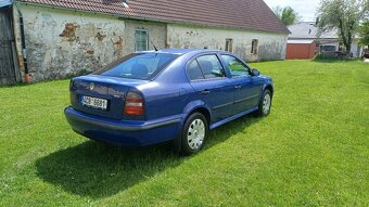 skoda octavie 1.6 benzin ( velmi pekna ) - 2