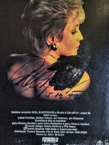 Petra Janů – To je ta chvíle (LP) + podpis - 2