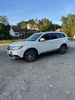 Mitsubishi Outlander 2.3 Di-d - 2