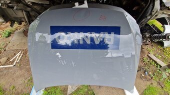 VW Passat B8 ,2x kapota lampy blatníky výztuha pr. světlo - - 2