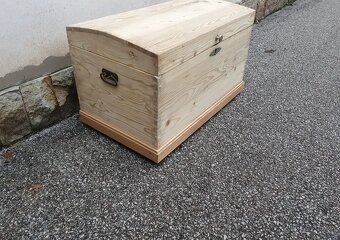 STAROŽITNÝ KUFR PO CELKOVÉ RENOVACI - 2