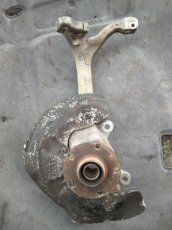 Audi A6 C6 Těhlice skříň ložiska náboj předního kola - 2