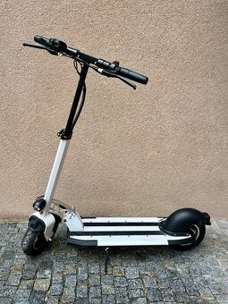 Prodám elektrickou koloběžku W-TEC Teneur 10” – jako nová, n - 2