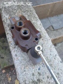 Prodám hydraulický rozvaděč k .malotraktorům viz fota - 2
