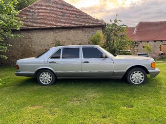 Mercedes-Benz 560 SEL - 2
