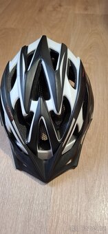 Cyklisticka damska helma - 2