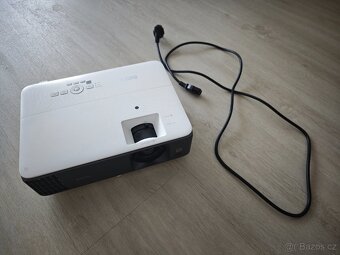4K projektor BenQ TK700 - 2