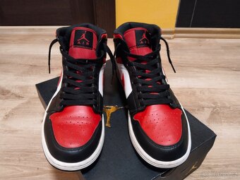 AIR JORDAN 1 MID 42,5 eu - 2