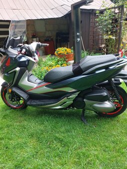 Honda Forza 300 (2020) – Top stav, vyhřívané rukojeti. - 2