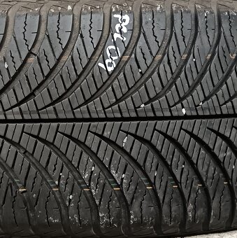 Celoroční GOODYEAR 215/55 R17 - 4ks, možnost přezutí - 2