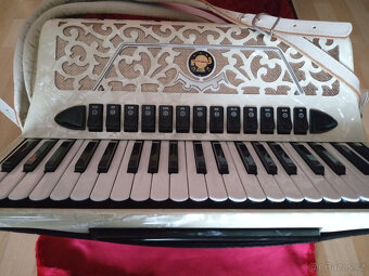 Akordeon GUERRINI FOLK 120 basů, 1315 registrů, kufr - 2