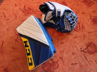 Brankářská lapačka a vyrážečka CCM EFLEX 5, senior., custom - 2