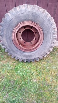 Pneu: vlek 7t - 2