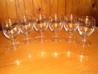 skleničky - na stopce bohatě zlacené 6 ks ++nové++ - 2