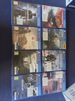 Playstation 4 Pro s PS VR 2 generace a 8 her - 2