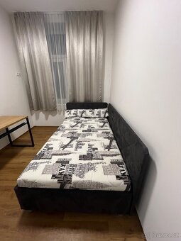 Čalouněná postel s úložným prostorem - 2