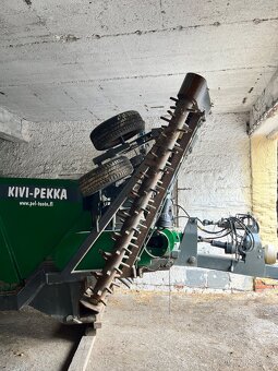 TAŽENÝ SBĚRAČ KAMENE KIWI-PEKKA 5 - 2