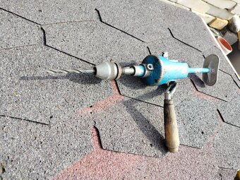 Ruční vrtačka retro - 2