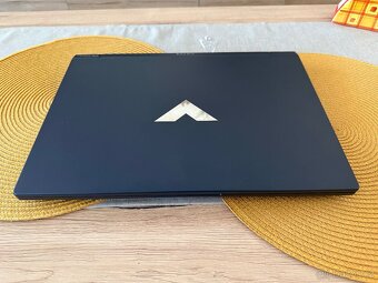 Výkonný herní notebook - nepoužívaný - 2