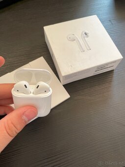 Apple AirPods 2.generace (2019) repasovaná sluchátka - 2