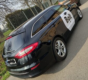 Nejlevnější pronájem taxi/rozvoz Ford Mondeo kombi s polepem - 2