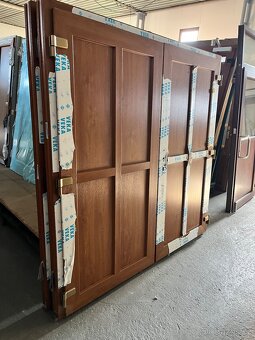 NOVÉ PVC DVOUKŘÍDLÉ DVEŘE-VRATA VEKRA 211x207-PLZEŇ - 2
