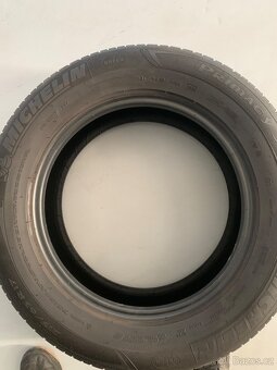 Letní pneu 215/65r17 - 2