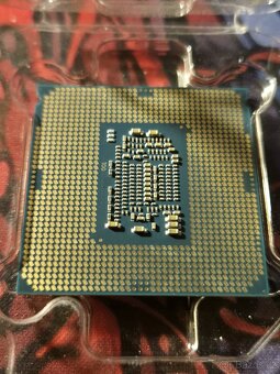 Intel Core i7-7700K (LGA1151) - 2
