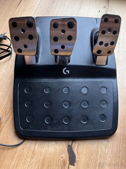 Logitech G923 TRUEFORCE – volant s pedály (PC / Xbox) - 2