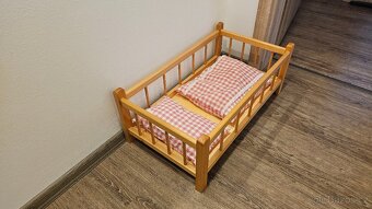 Dřevěná postýlka pro panenku - 2