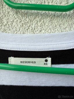 Pruhované tričko Reserved - 2