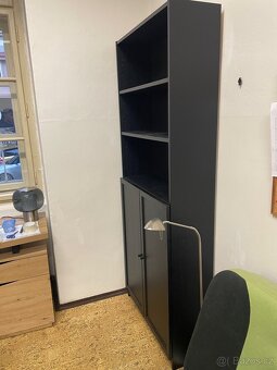 IKEA černá skříň - 2