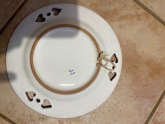 Ručně malovaný fajansovy talíř - 2