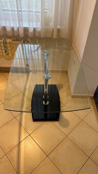 Skleněný jídelní stůl - 2