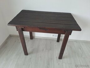 Dřevěný zahradní stůl 110 x 67 x 83 cm - 2