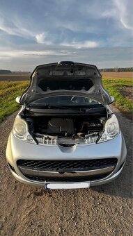 Peugeot 107 - pětidveřové hezké auto. - 2
