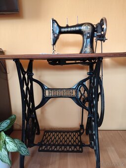 Starožitný šicí stroj Bobbin - 2