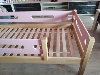 Masivní postel včetně matrace Domestav jako nová - 2