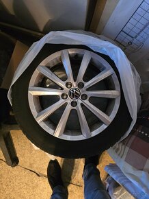 Zimní Kola originál VW Merano 5x100 6J ET 45 185/60 r16 - 2