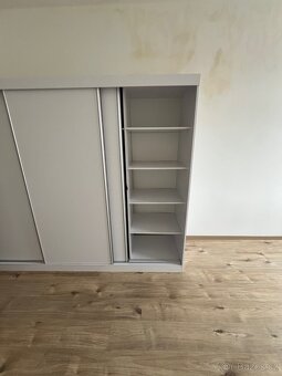 Šatní skříň - 2