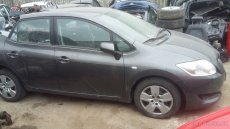 toyota auris 2.0d rv2006 - 2