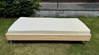 Postel 90 x 120 s lamelovým roštem a pěnovou matrací - 2