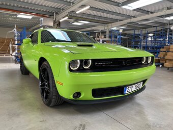 Dodge challenger 5,7 Hemi V8 R/T - 2