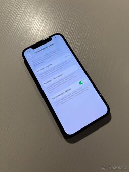 Apple iPhone 12, baterie 100% - 2