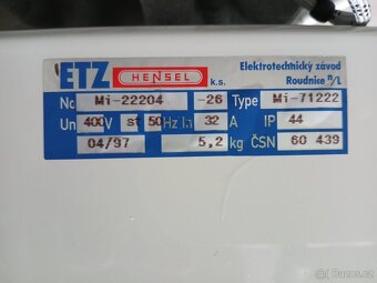 Zásuvková panelová rozvodnice HENSEL - 2