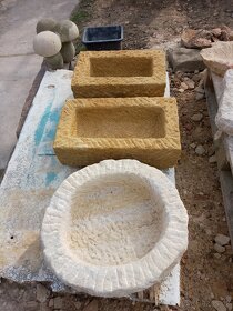 Kamenné květináče a koryta - 2